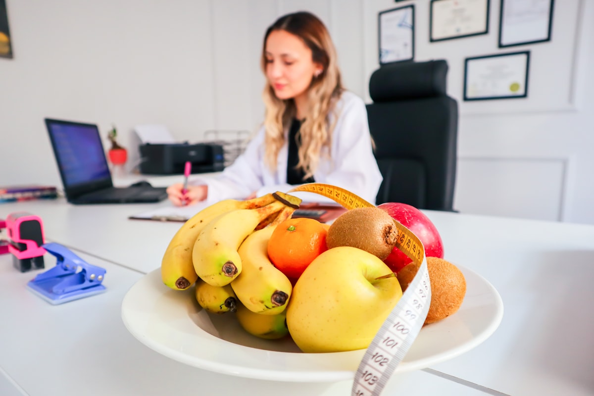 Professional nutritionist providing consultation guidance